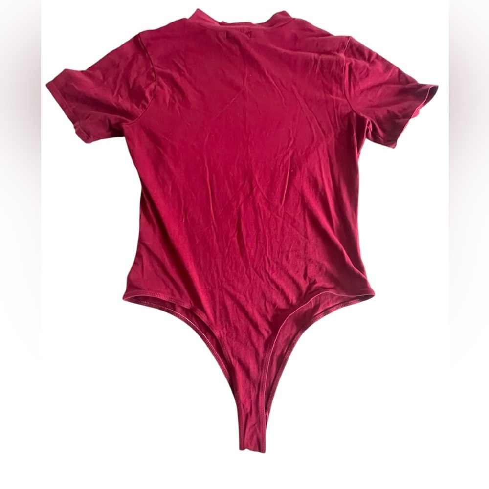 Fashion Nova MockNeck Shortsleeved Bodysuit Burgundy Women’s Size:L Casual